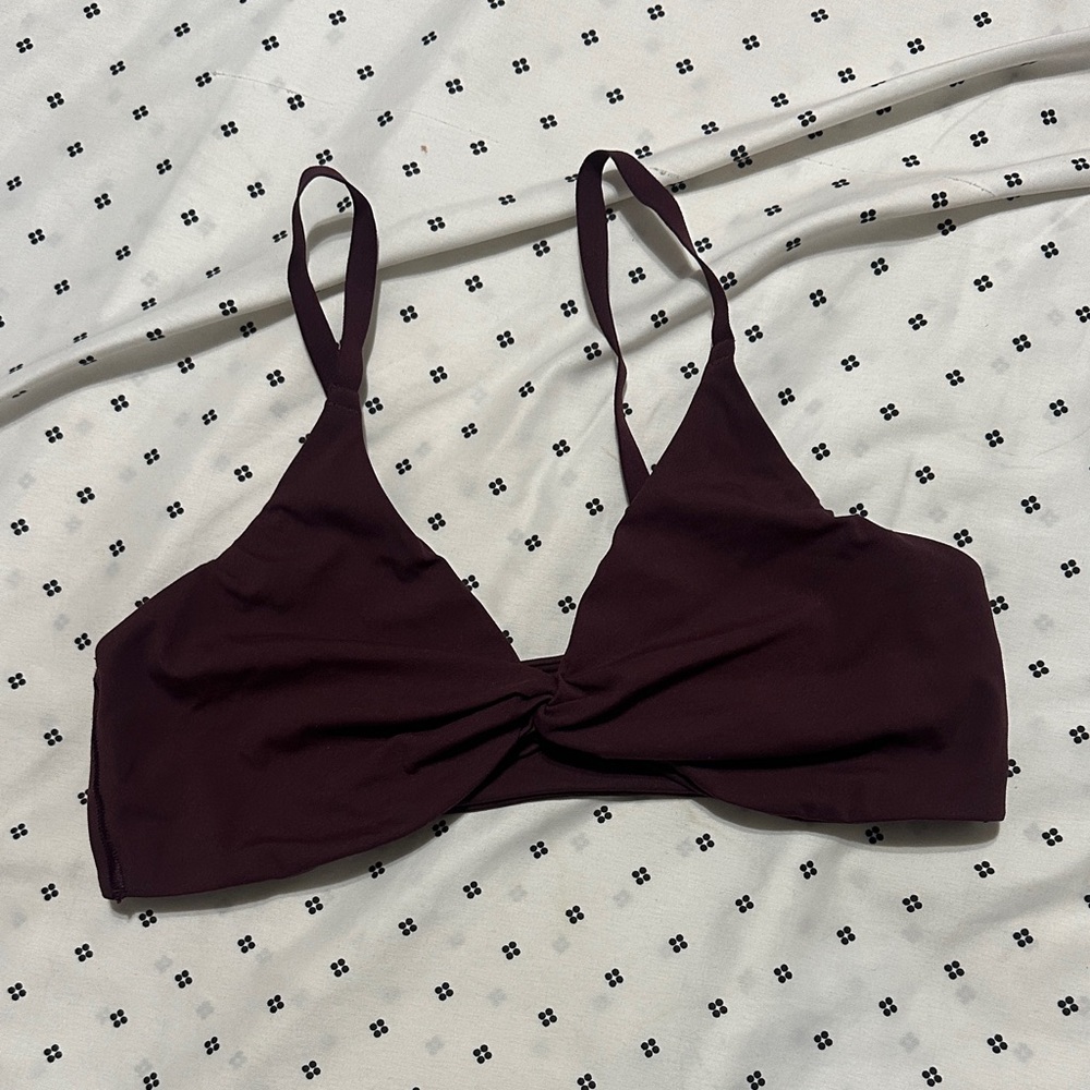 Elegant Women's sports bra in Deep Purple/ plum